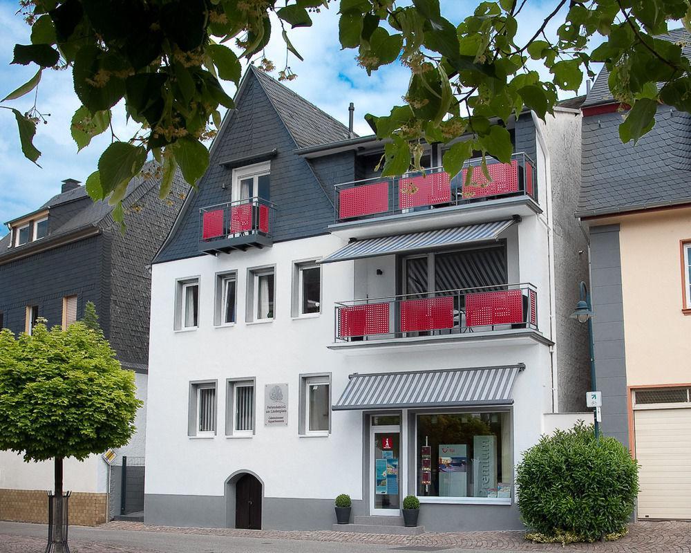 Feriendomizil Am Lindenplatz Hotel Bullay Exterior photo